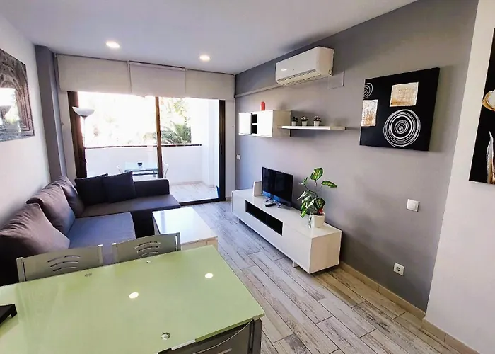 Agaete Parque: Vista Piscina *