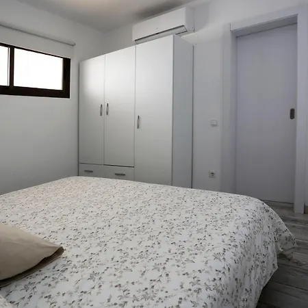 Apartament Agaete Parque: Vista Piscina *