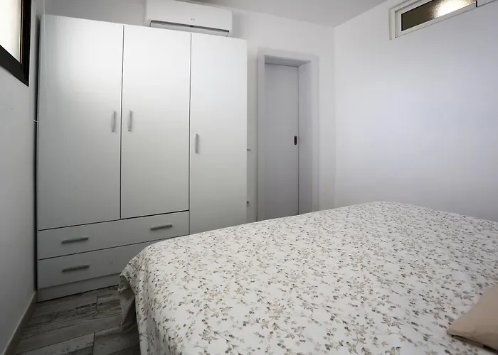 Agaete Parque: Vista Piscina 普拉亚戴尔雷安格莱斯